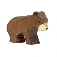 Handgemaakte houten kleine bruine beer van het merk Holztiger speelfiguur 8 cm uit de serie bosdieren