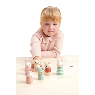 Houten berenpoppetjes uit de Merrywood Tales-collectie.