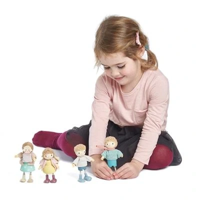 Houten poppetjes voor rollenspel en open einde spel.