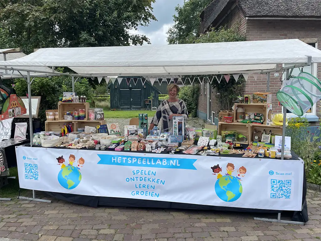 Speelgoedwinkel Het Speellab op een braderie